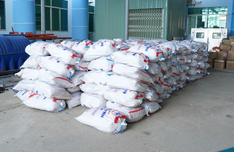 quà cứu trợ của nhân viên Ngoc Lan Cable quyên góp