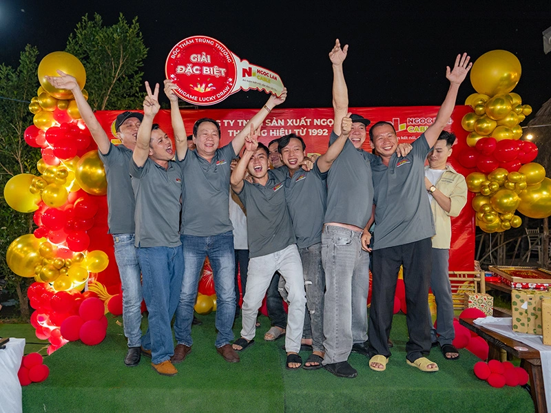 Nhân viên đoạt giải đặc biệt trong chương trình tất niên